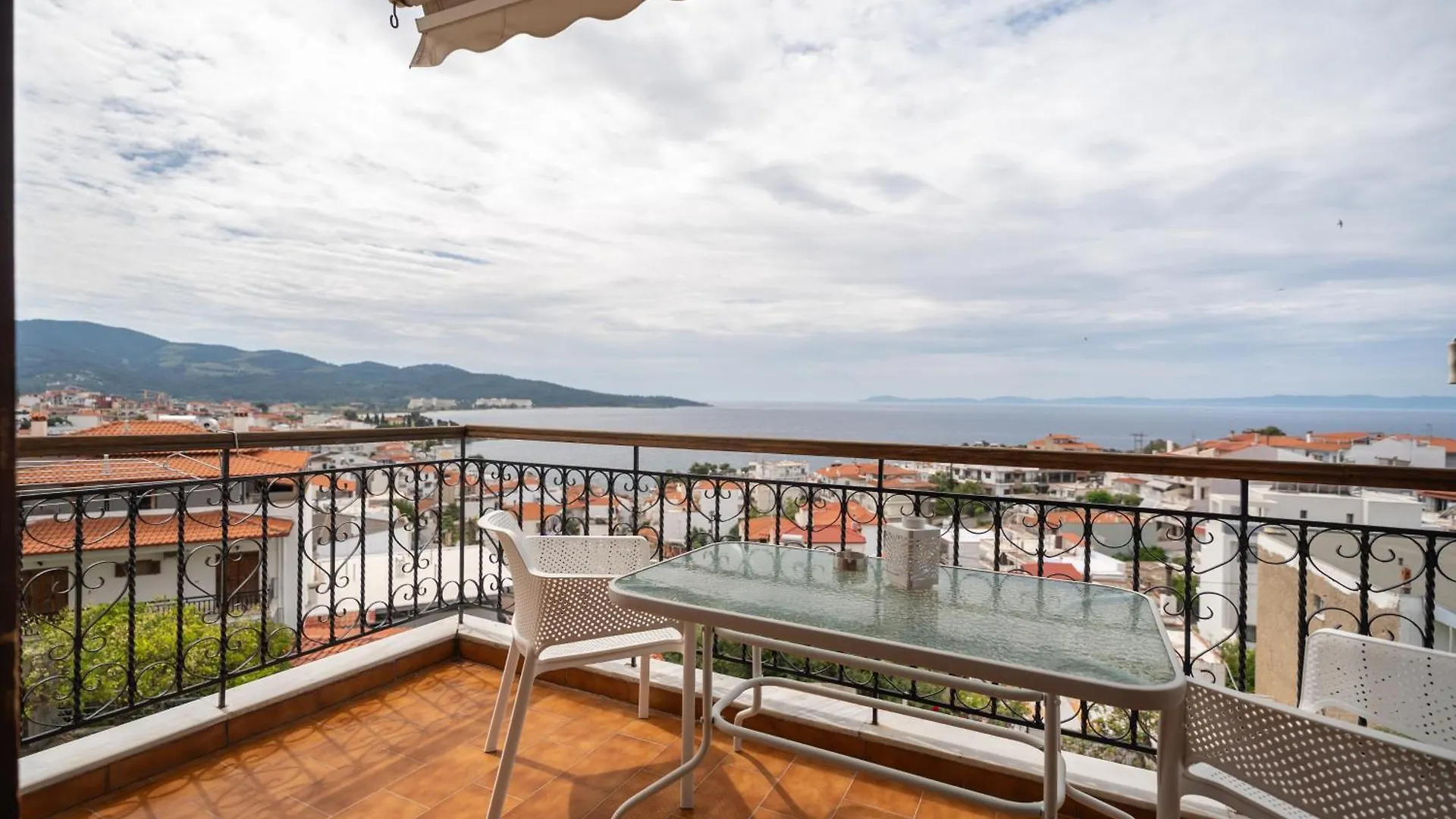 House Mistral Apartment Neos Marmaras