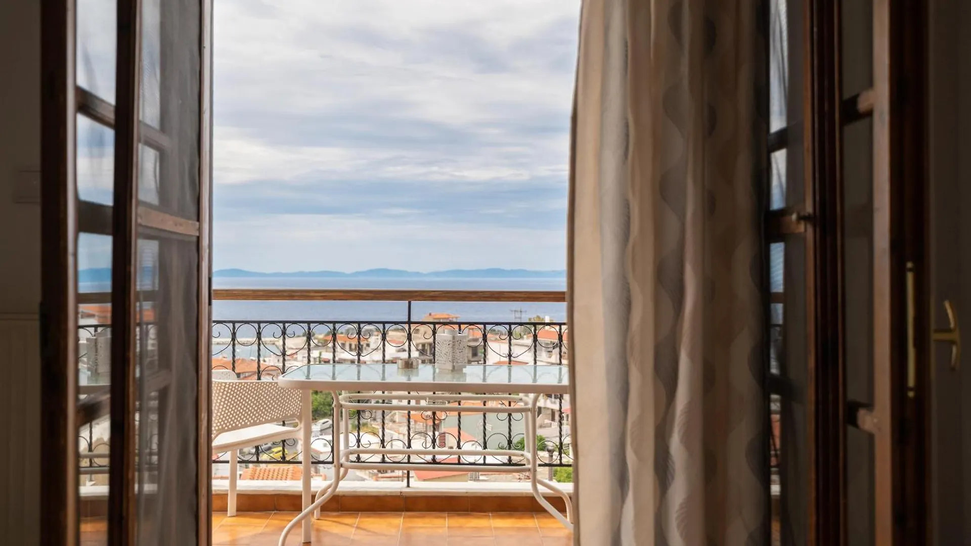 House Mistral Apartment Neos Marmaras